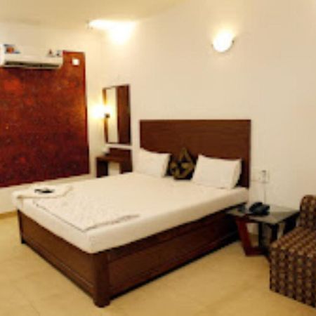 Blue Sea Beach Resort Mālvan Екстериор снимка