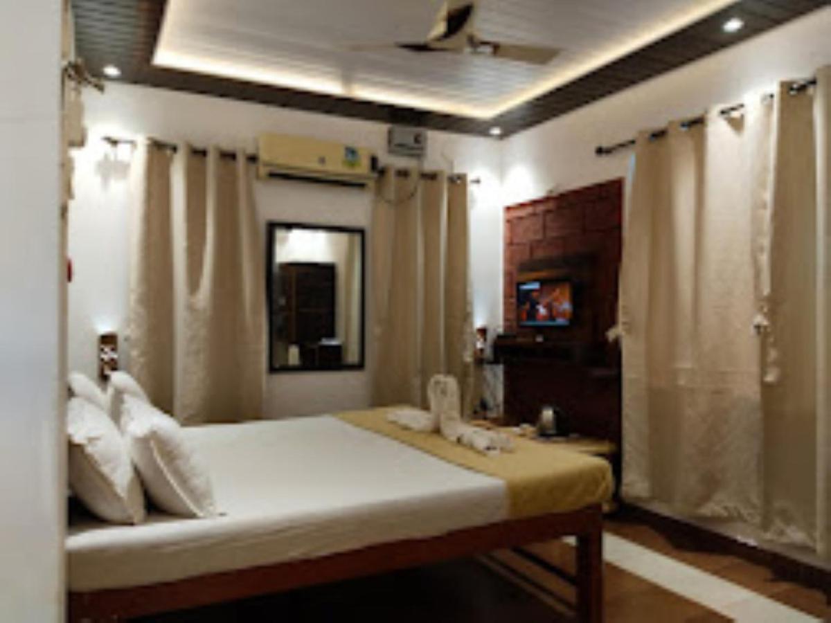 Blue Sea Beach Resort Mālvan Екстериор снимка