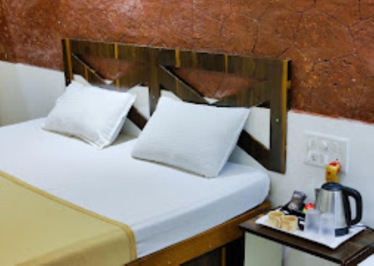 Blue Sea Beach Resort Mālvan Екстериор снимка