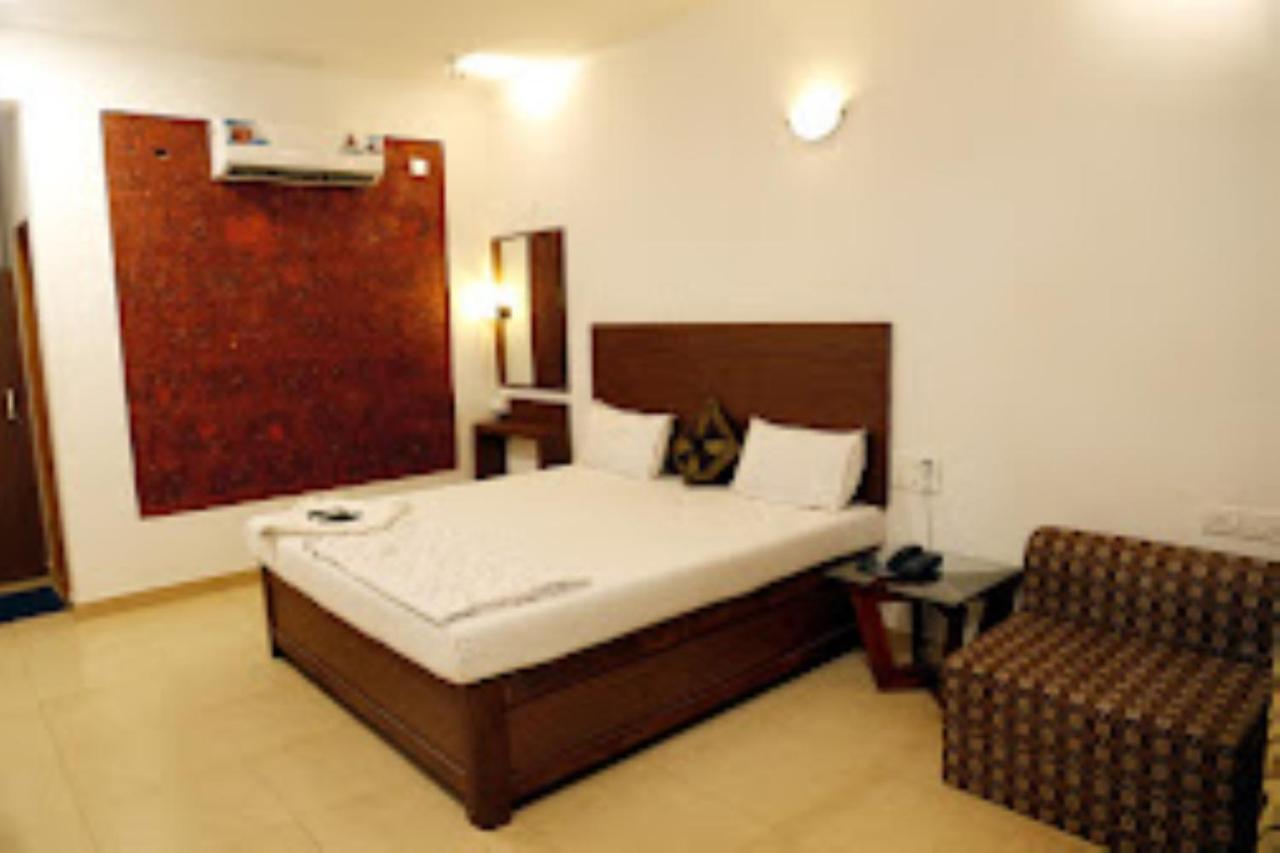 Blue Sea Beach Resort Mālvan Екстериор снимка